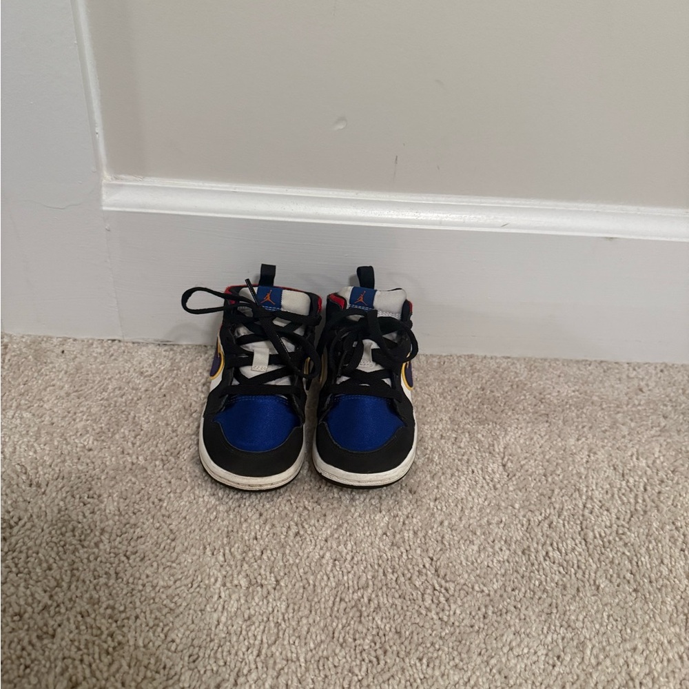 Nike Air Jordan 1 Mid SE Sneakers